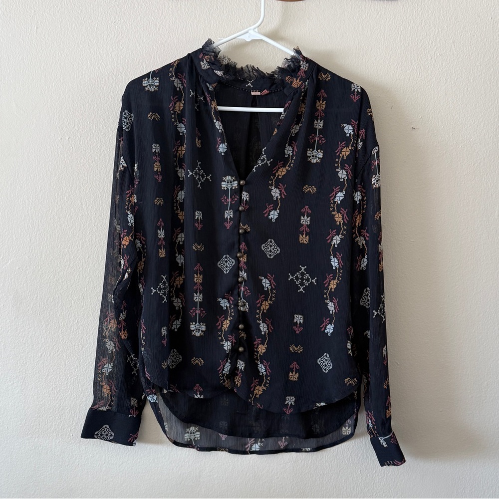 Pilcro Aztec Pattern Lightweight Black Blouse siz… - image 1